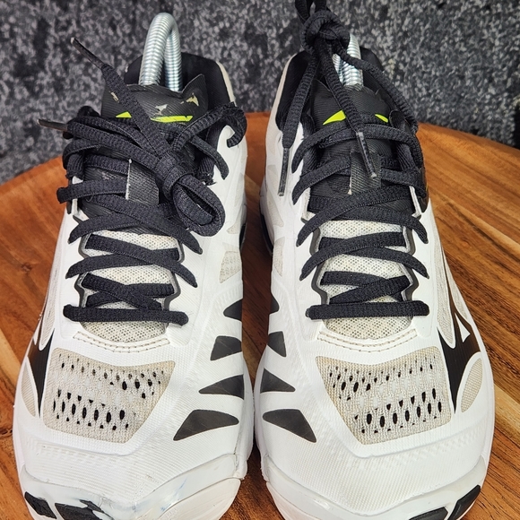 Mizuno Wave Lightning Z5 Womens Volleyball Shoe Sz 8.5 White Black 430263-0090 - Picture 5 of 16